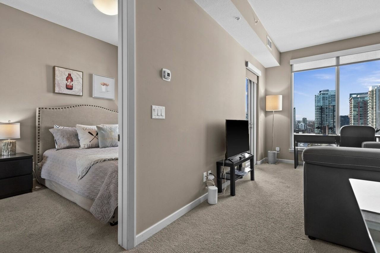 1320 1 St Se #1345813P - Photo 2 of 42