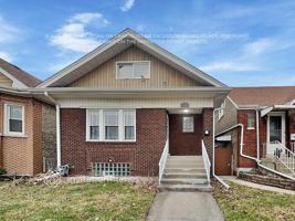 featured image of 2728 Wesley Ave