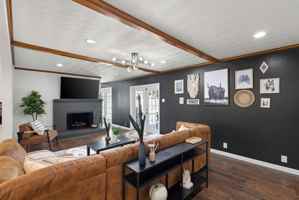 featured image of 1308 Glen Cove Dr