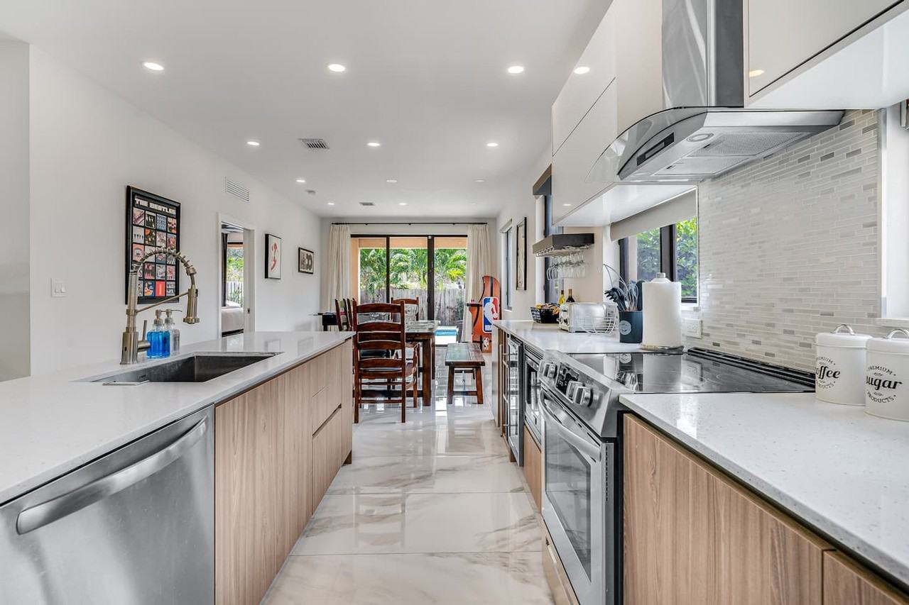 828 Sw 14th Ct #1475650P - Photo 6 of 49