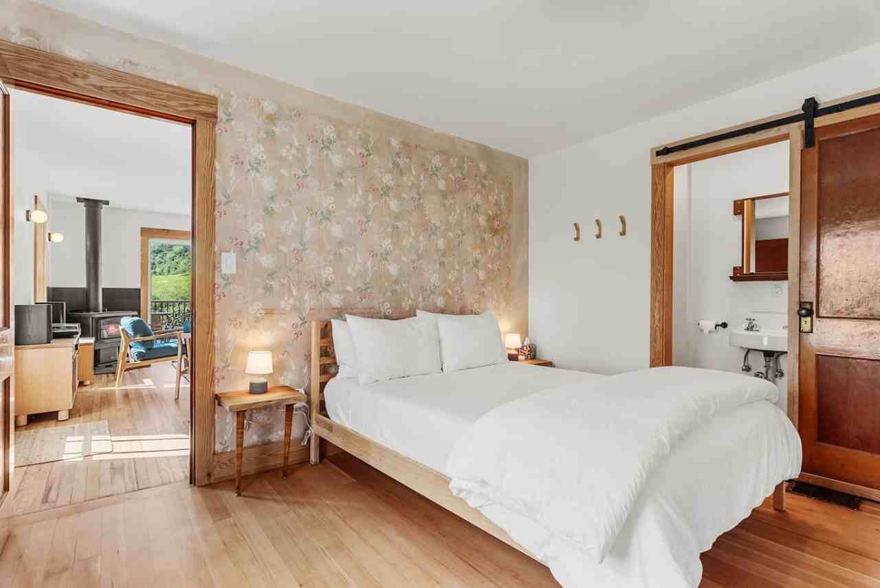 2697 Chambers Hollow Rd #1492981P - Photo 3 of 46