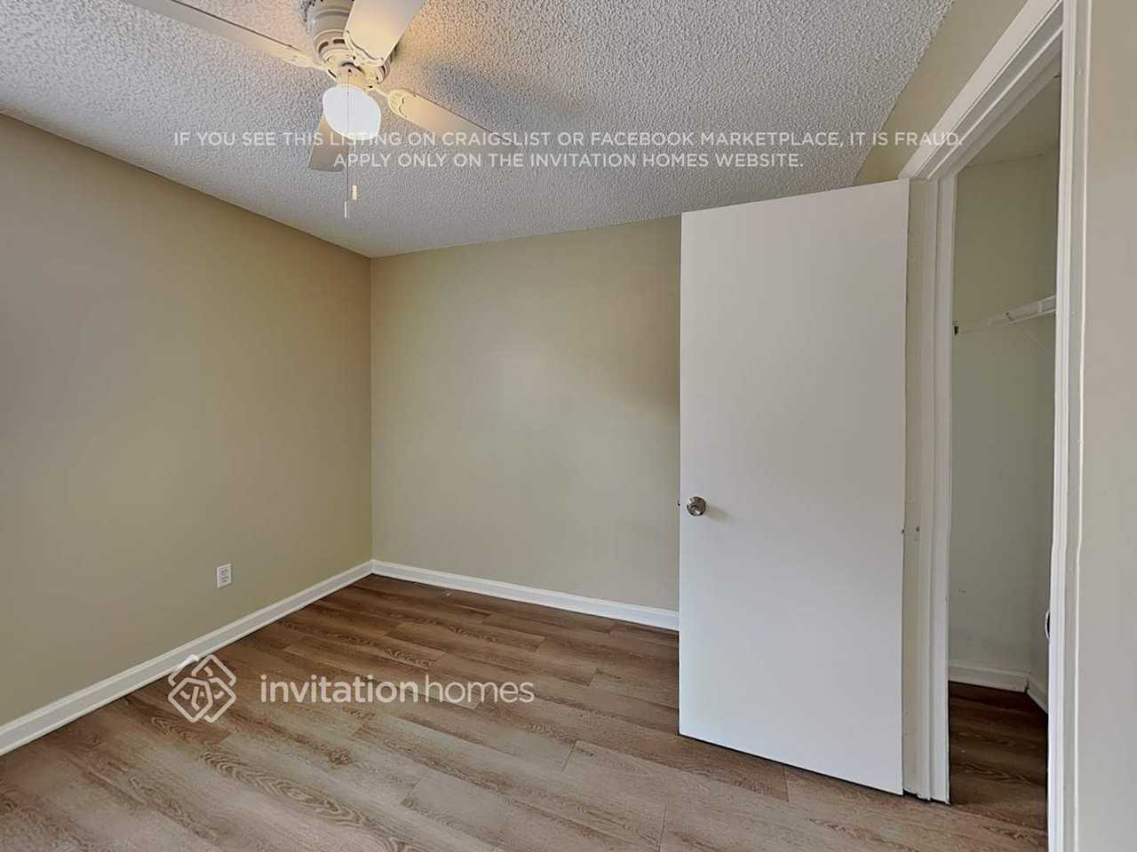 896 Garden Glen Loop - Photo 3 of 21