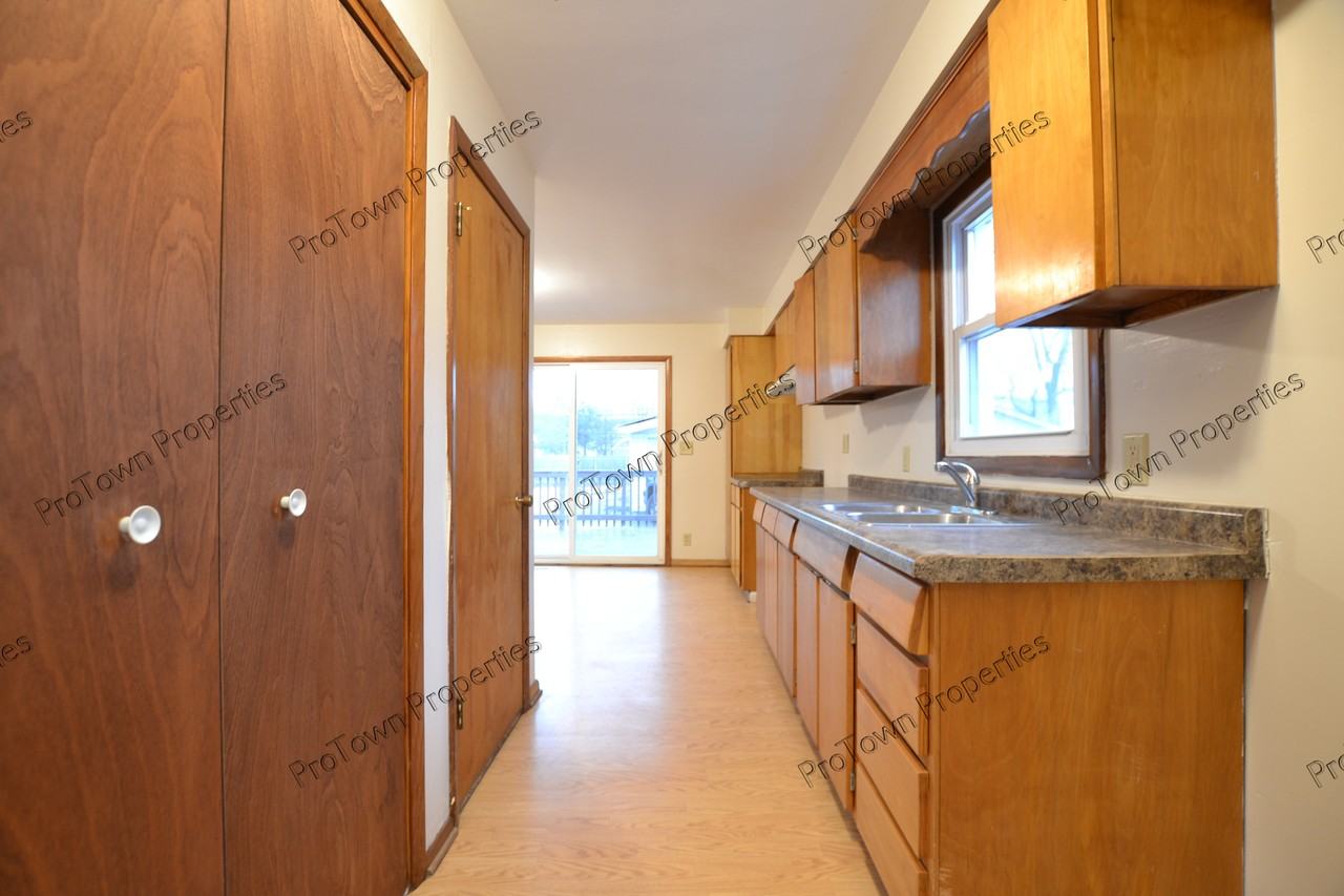 125 Saint Joseph Avenue - Photo 3 of 11