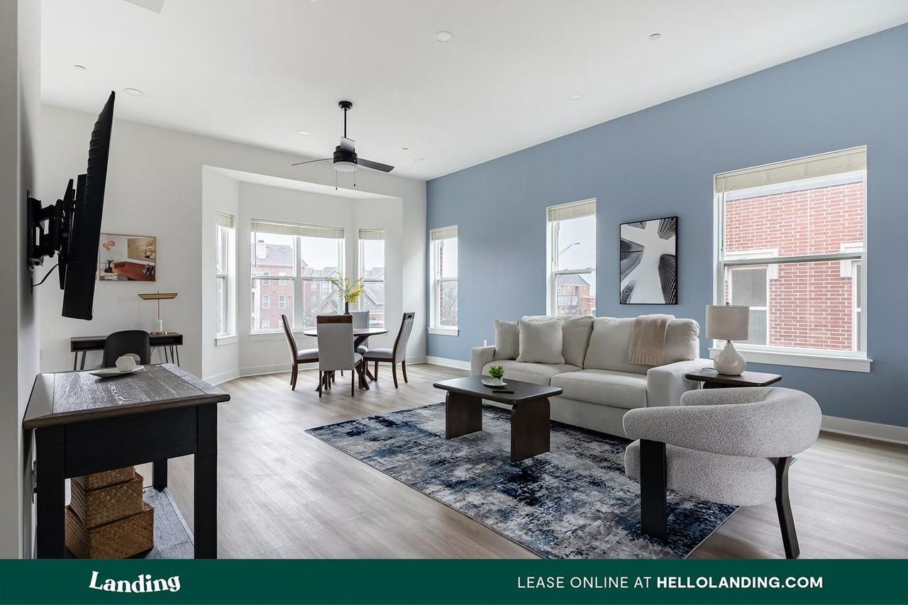 441 SW Longview Blvd - Photo 5 of 50