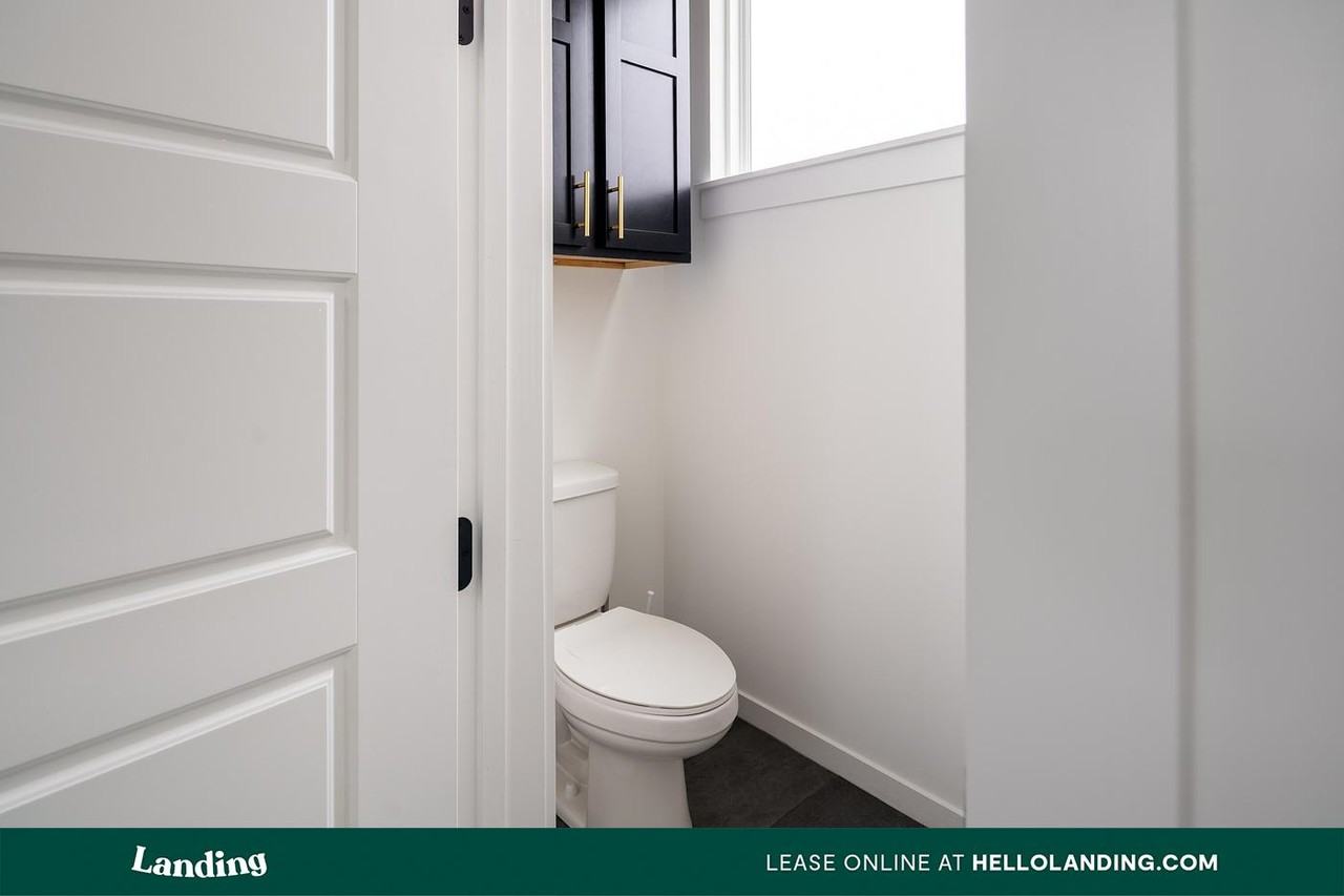 441 SW Longview Blvd - Photo 5 of 50