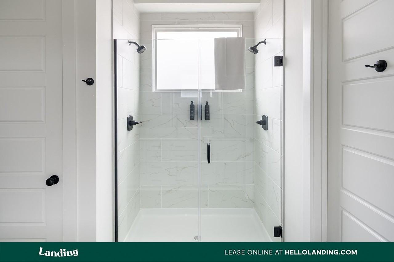 441 SW Longview Blvd - Photo 6 of 50