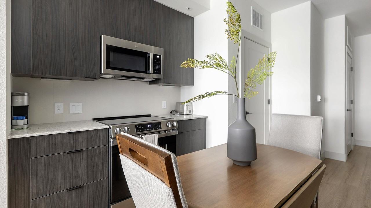 1010 Springdale Rd - Photo 5 of 48