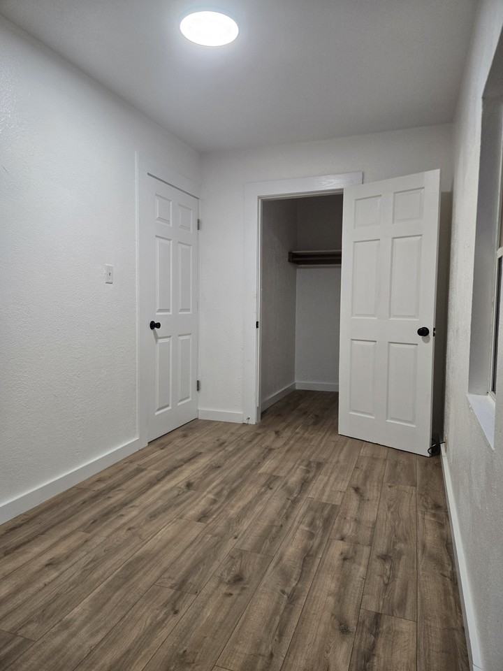 29 Douglas Ave #C - Photo 2 of 16