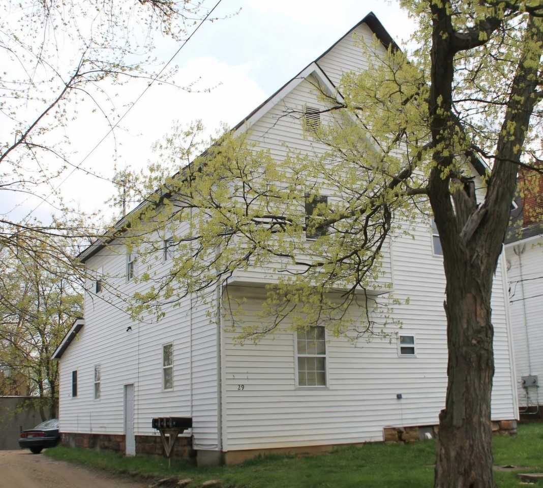 29 Douglas Ave #C - Photo 3 of 16