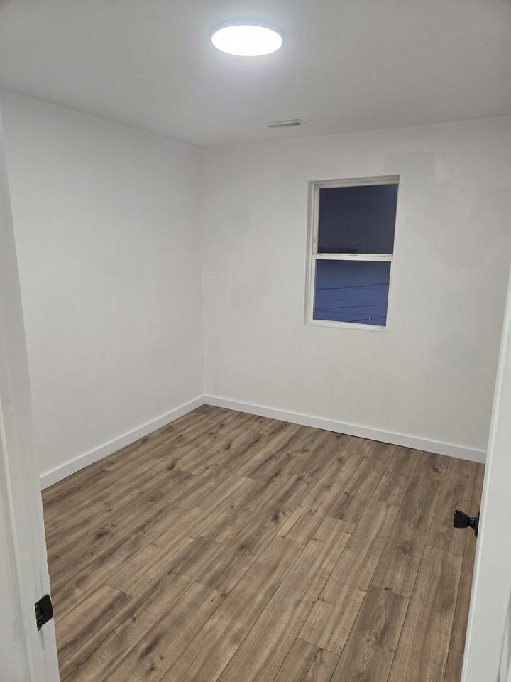 29 Douglas Ave #C - Photo 4 of 16