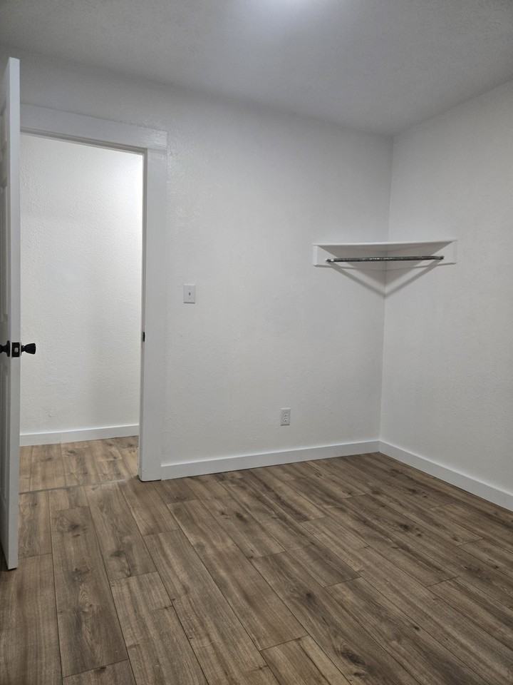 29 Douglas Ave #C - Photo 5 of 16