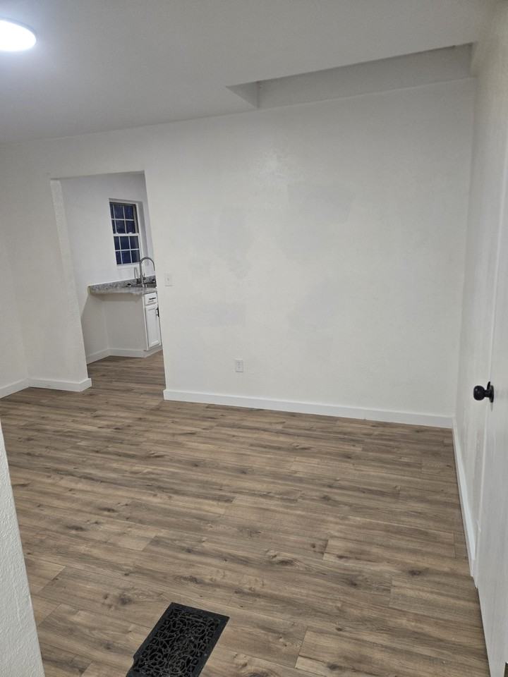 29 Douglas Ave #C - Photo 7 of 16