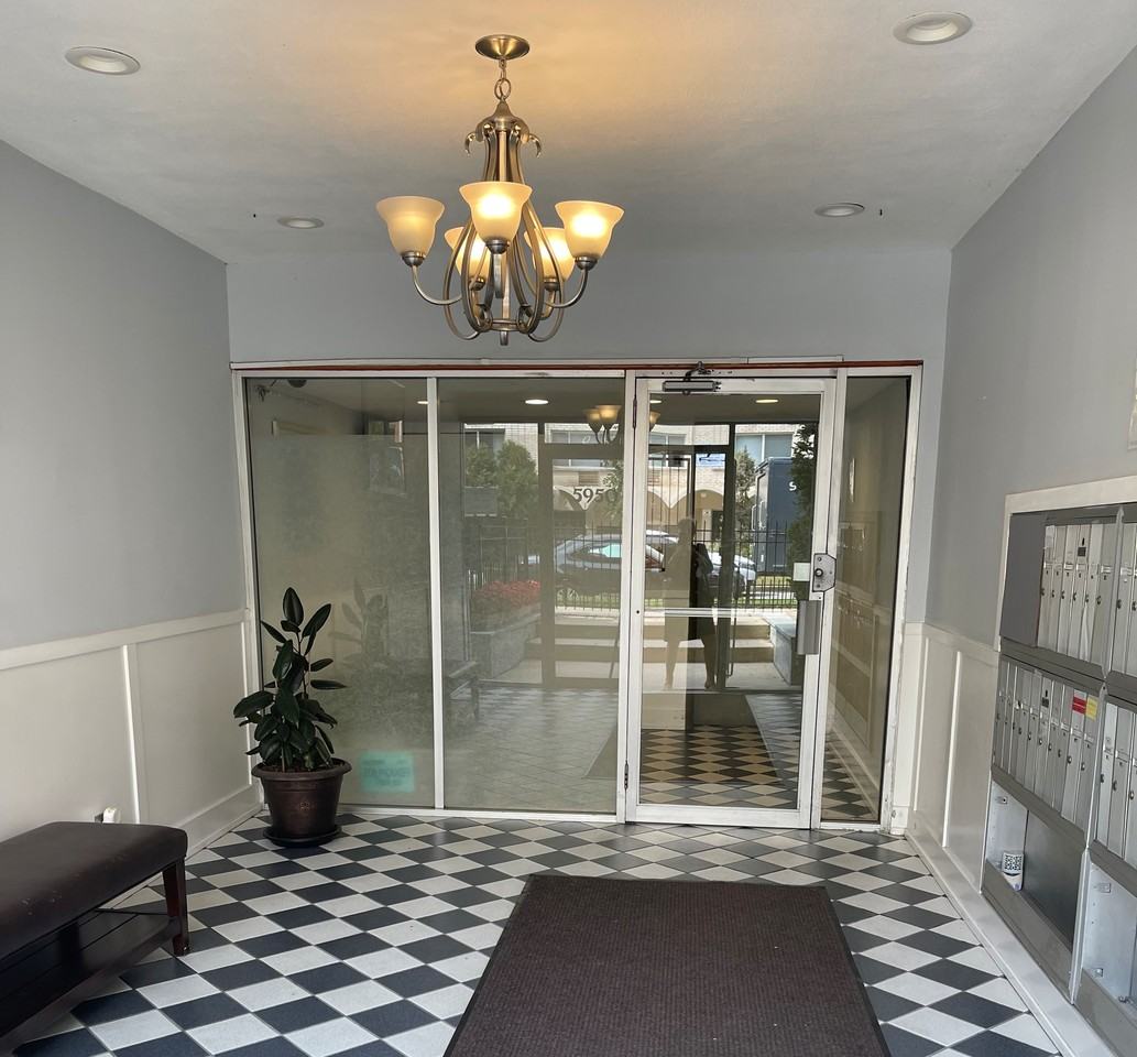 5950 North Kenmore Avenue #309 - Photo 5 of 14