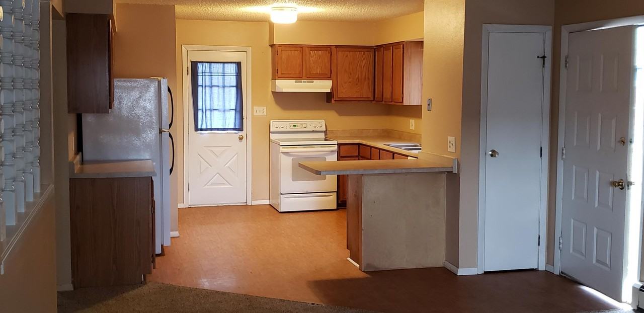 3226 Rood Ave #4 - Photo 3 of 5