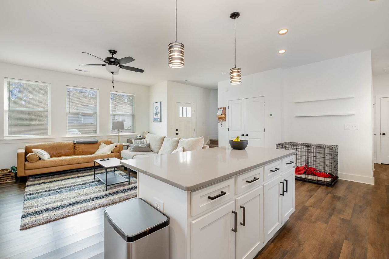 2703 Wells St #1 - Photo 4 of 27