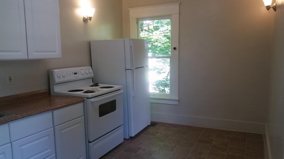 33 S Manning St #C - Photo 3 of 12