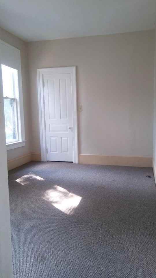 33 S Manning St #C - Photo 4 of 12