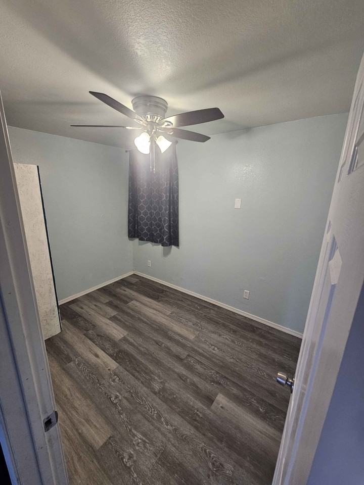 1302 S Highway 30 #1 - Photo 5 of 6