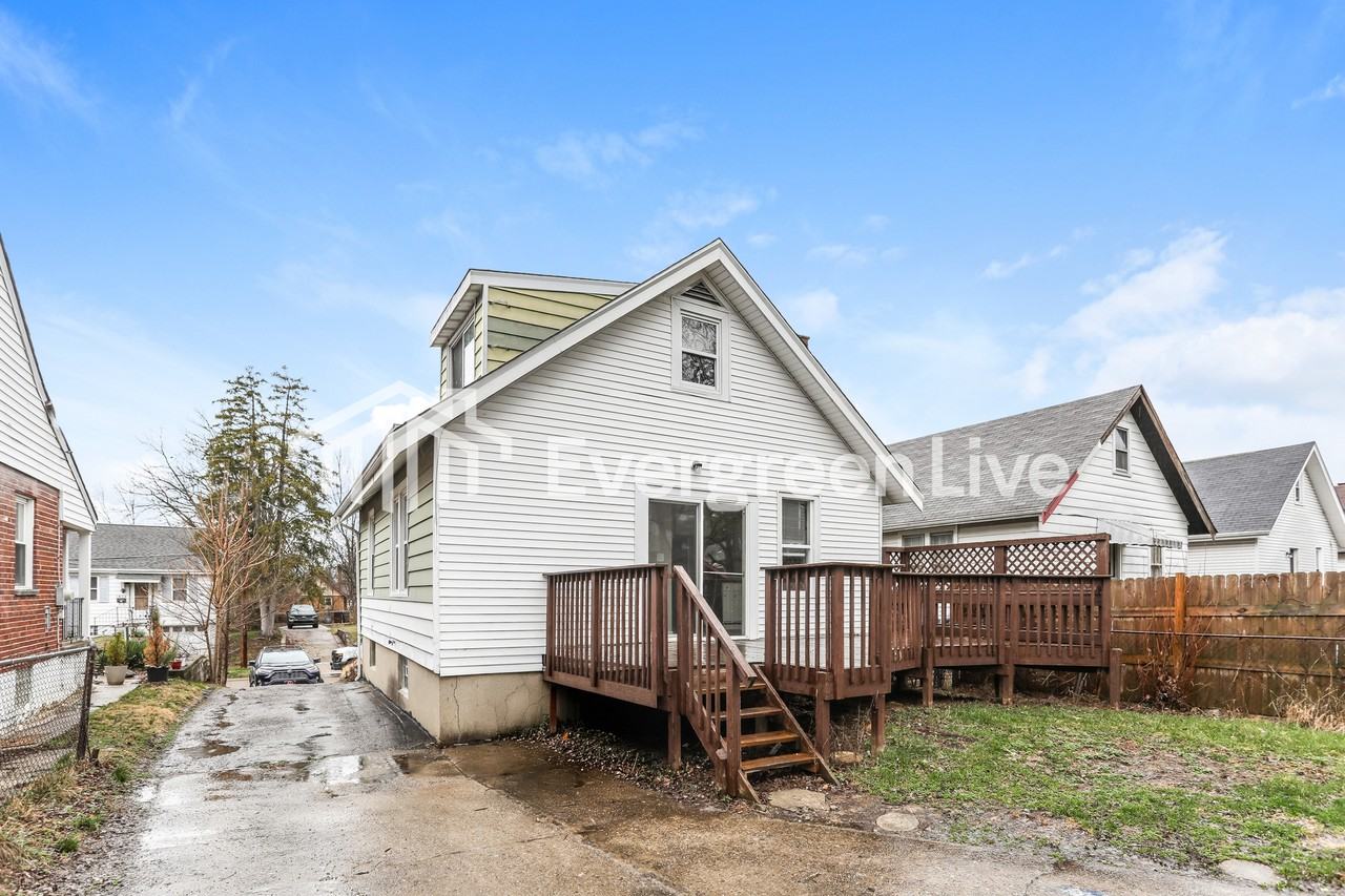 1829 Sterling Ave - Photo 3 of 15