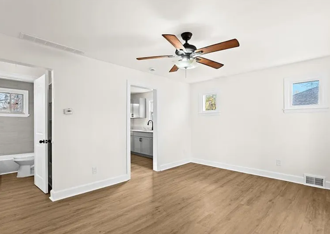 24266 Eureka Ave - Photo 5 of 9