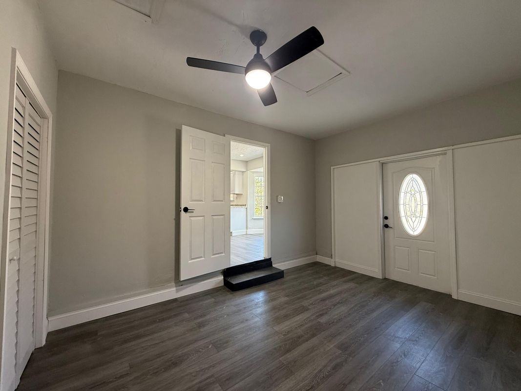 130 Cascade Ave Se - Photo 5 of 18