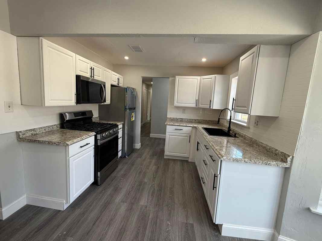 130 Cascade Ave Se - Photo 6 of 18