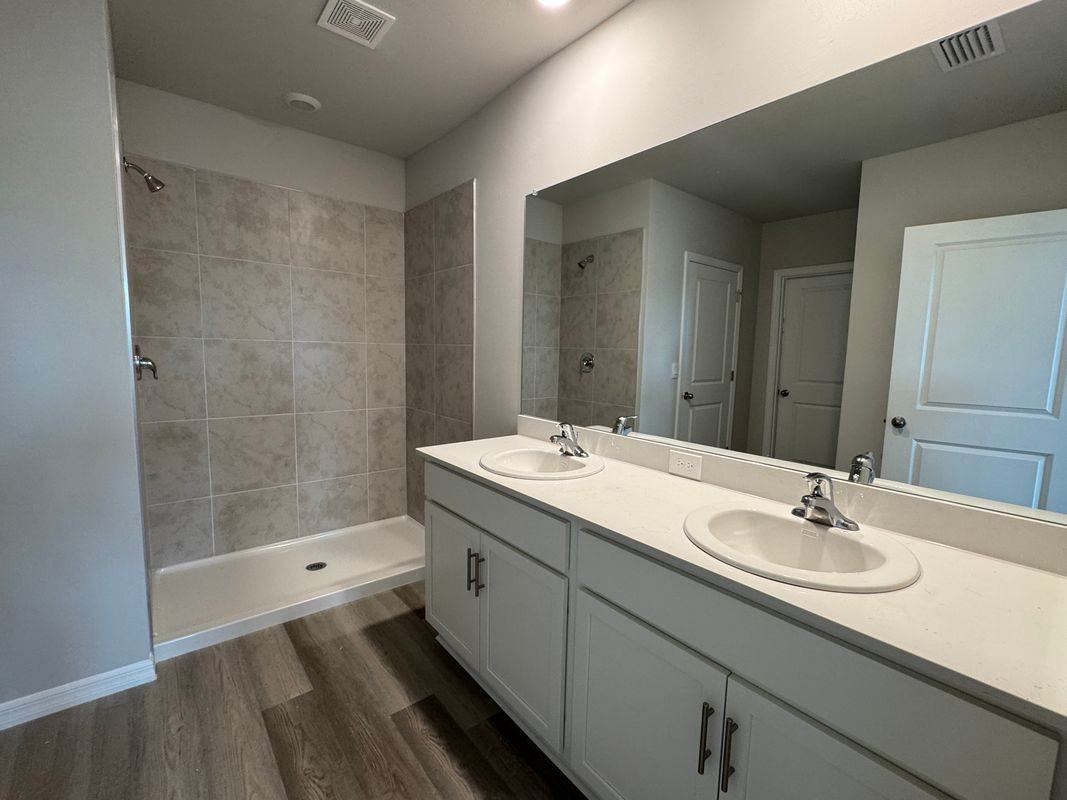 726 Oakridge Ave S - Photo 4 of 16