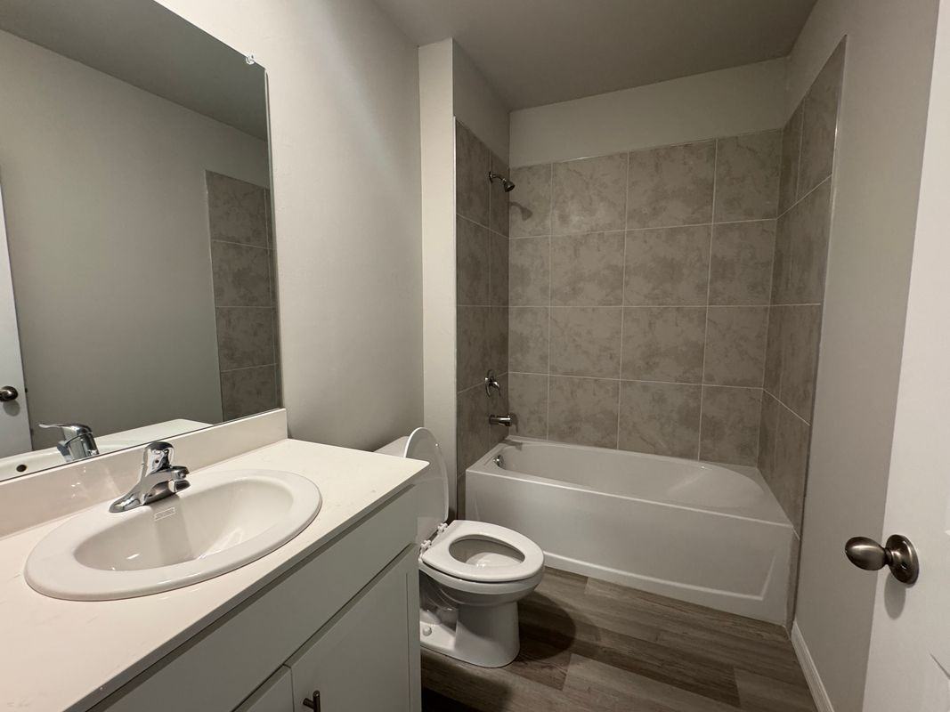 726 Oakridge Ave S - Photo 5 of 16