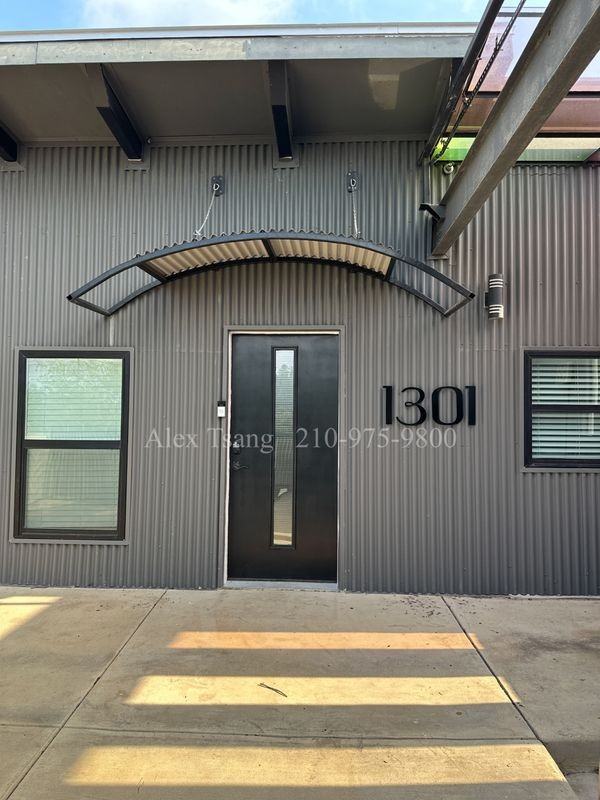 811 Montana St - Photo 2 of 19