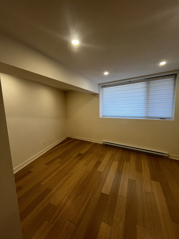 1 Rue Glenmore #107 - Photo 3 of 10