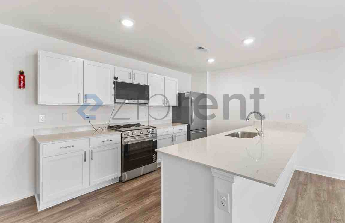 1926 Tranquility Cir #D - Photo 6 of 31