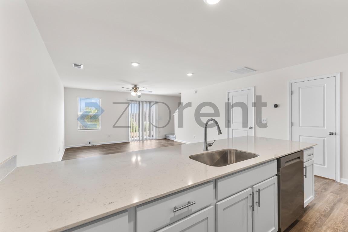 1926 Tranquility Cir #D - Photo 7 of 31