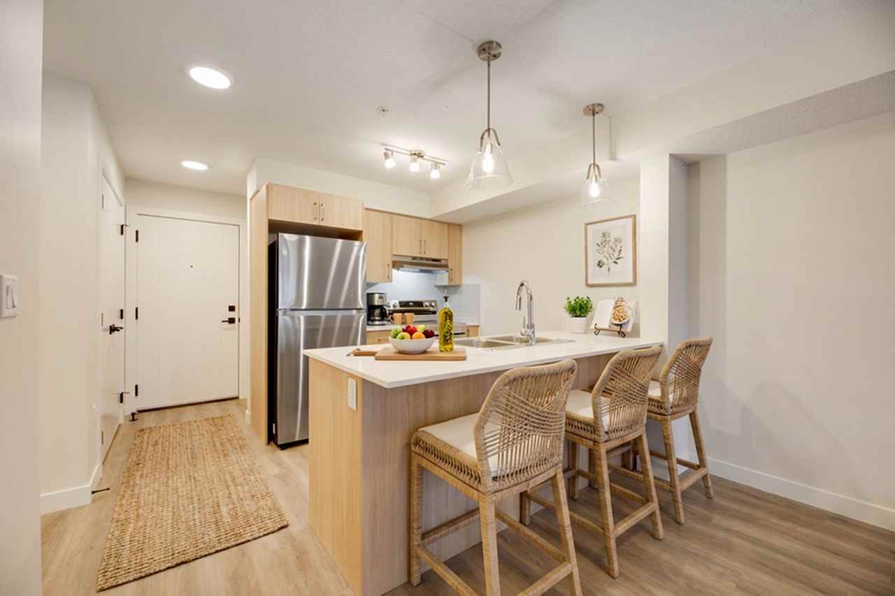 Axxis / South Point Apartments - Photo 2 of 34