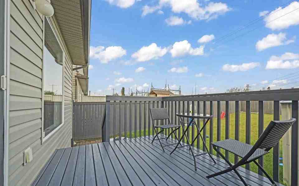 7924 2 Avenue Southwest, Edmonton, Alberta, Canada, T6X 1K7 - Photo 4 of 33