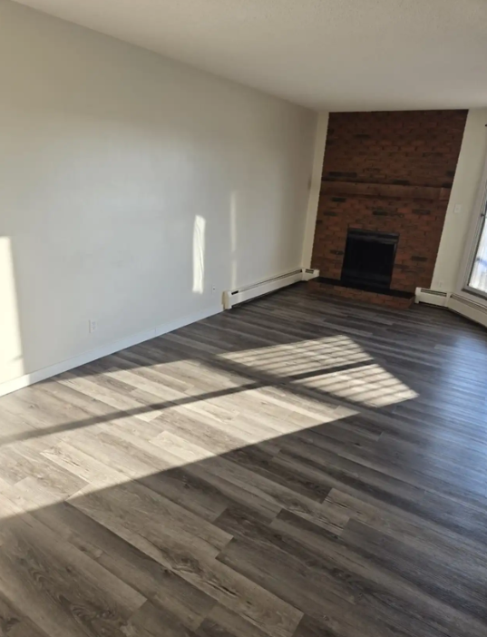 Royal Lady - Photo 4 of 4