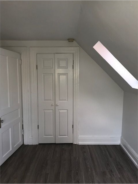 302 FRONTENAC ST - Photo 4 of 8