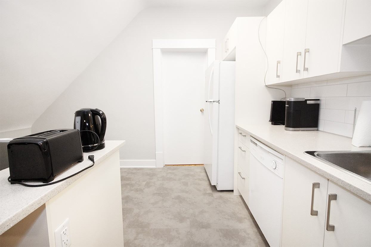 826 Wolseley Avenue - Photo 7 of 28