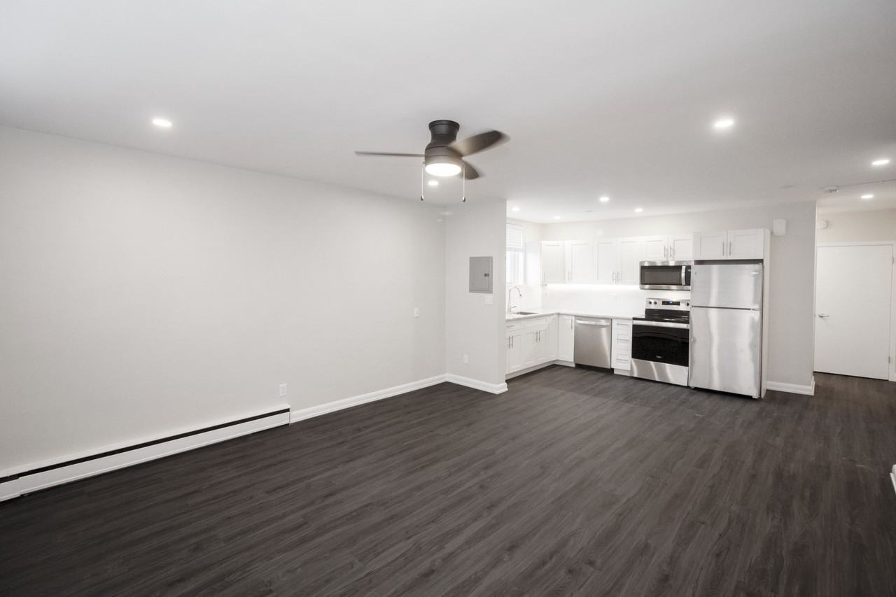 585 Corydon Avenue - Photo 5 of 14