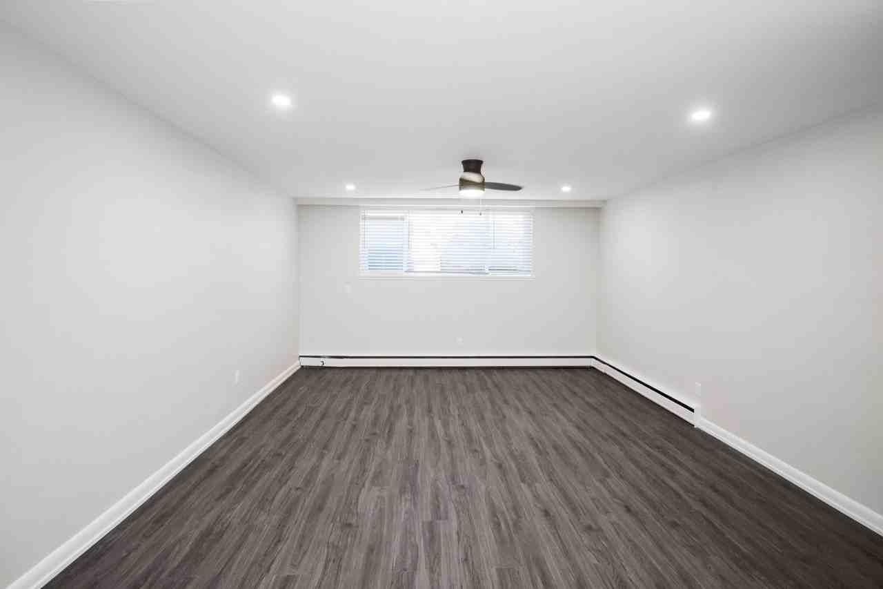 585 Corydon Avenue - Photo 7 of 14