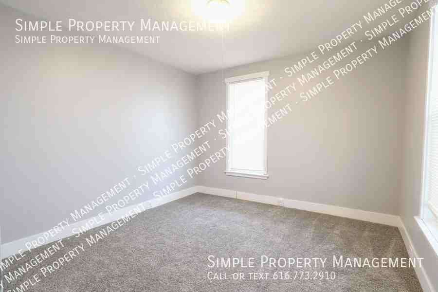 920 4th St Nw #1 - Photo 5 of 19