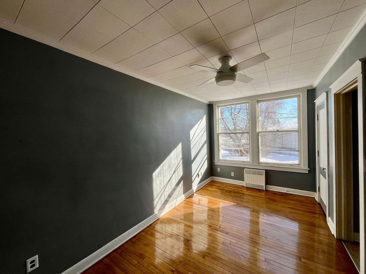 110 S State St - Photo 5 of 14