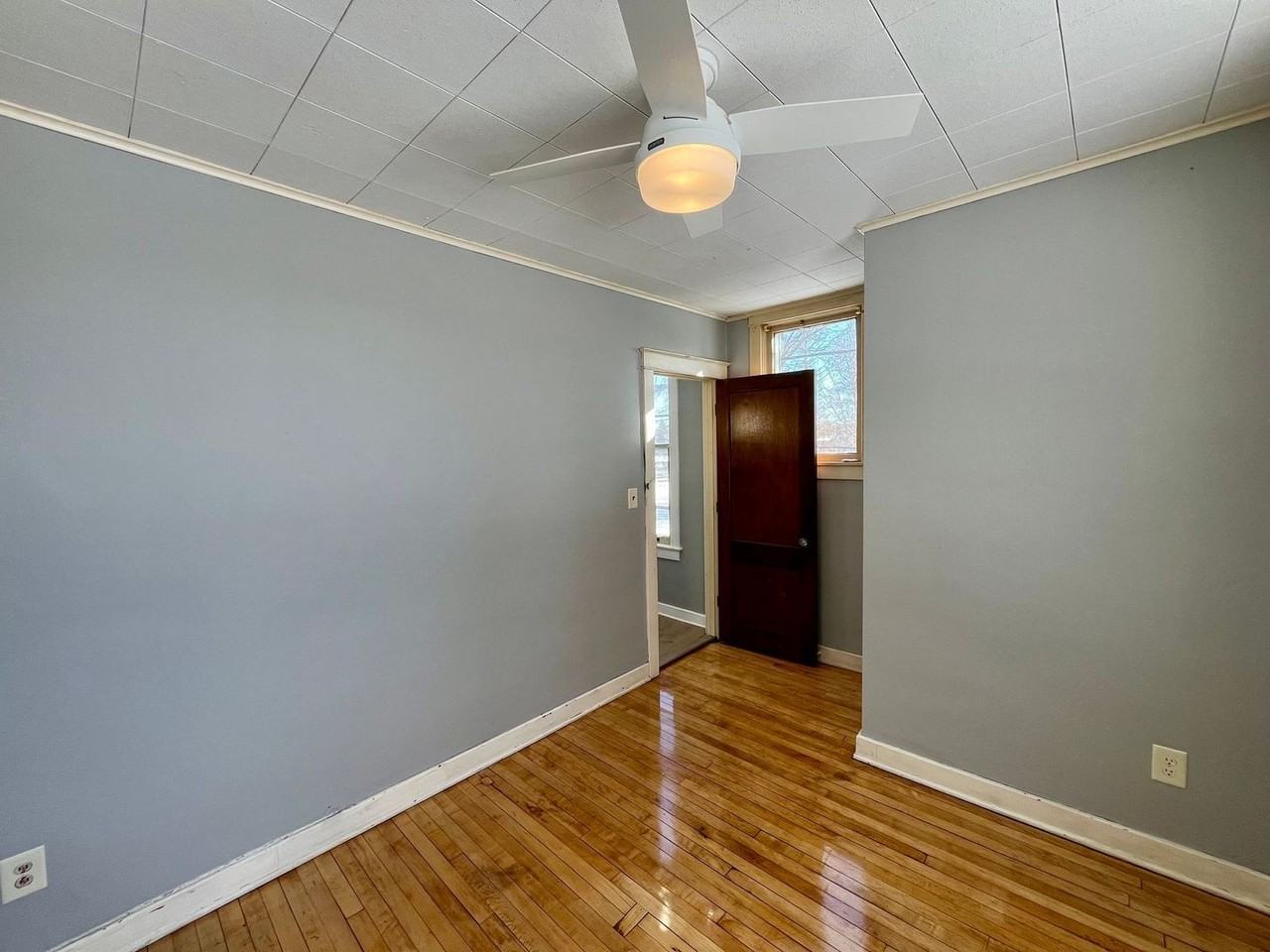 110 S State St - Photo 7 of 14