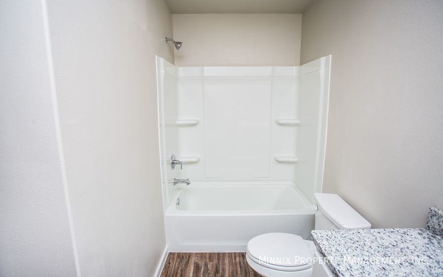 1916 Langford Ave #B - Photo 4 of 37