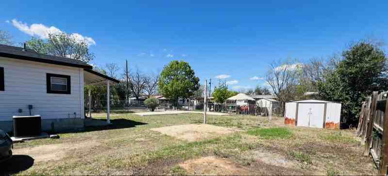 1518 Huron St - Photo 7 of 21