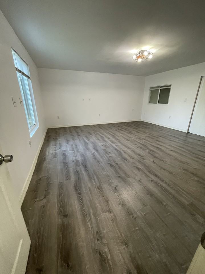 5003 Regina Dr - Photo 3 of 10