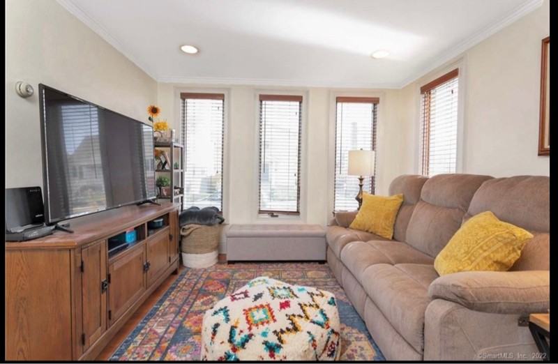 185 King St #1 - Photo 2 of 10