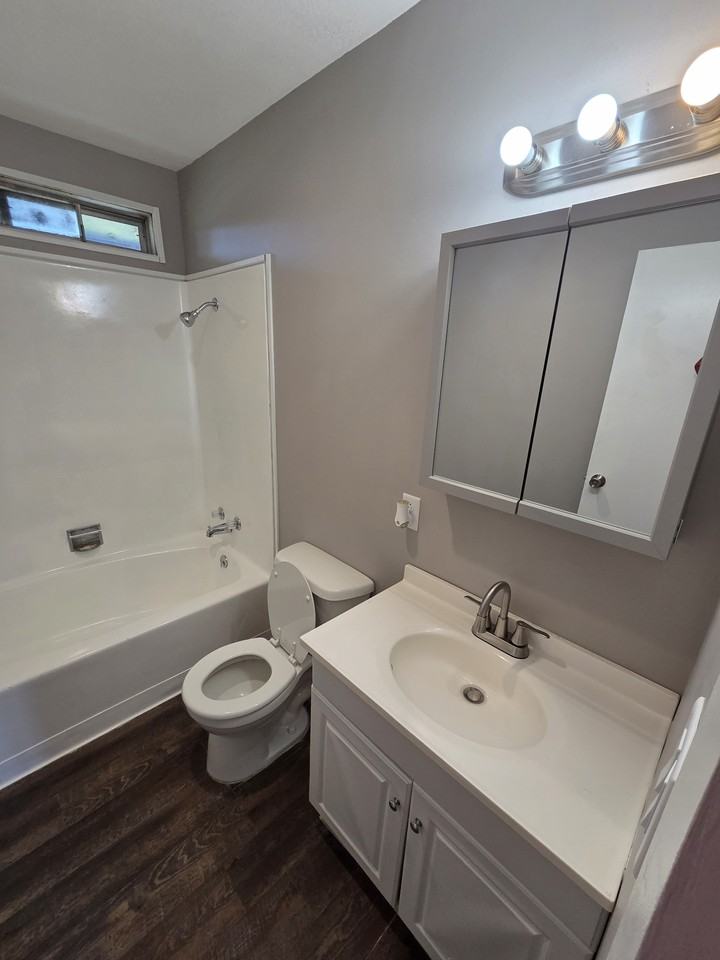 734 N Country Acres Ave #305 - Photo 3 of 9