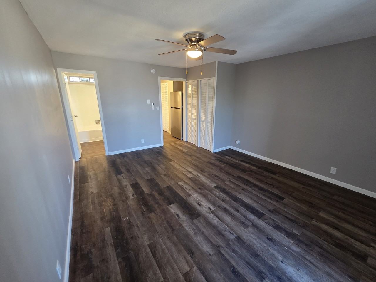 734 N Country Acres Ave #305 - Photo 5 of 9