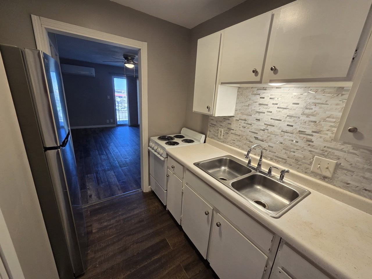 734 N Country Acres Ave #305 - Photo 6 of 9