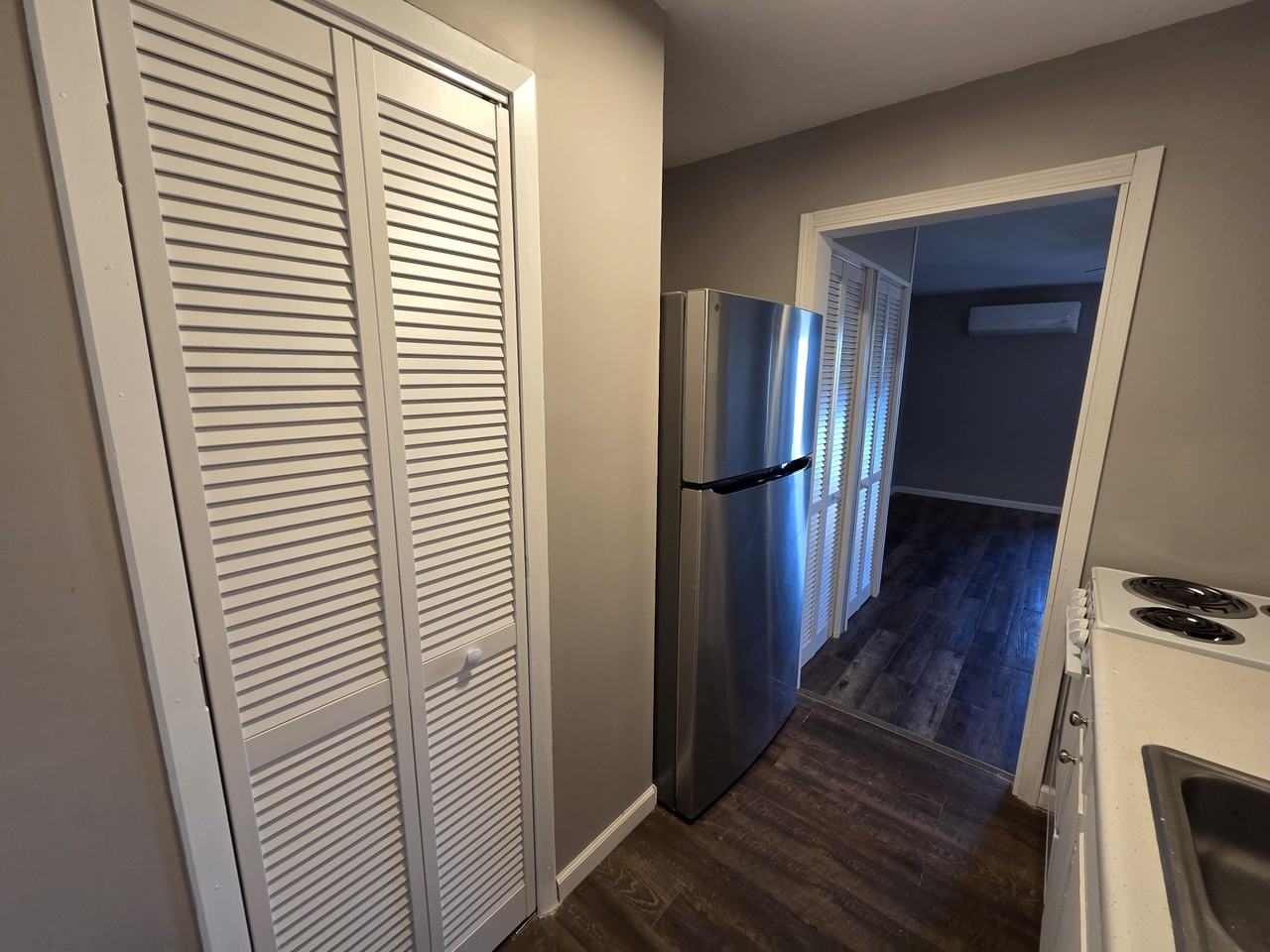 734 N Country Acres Ave #305 - Photo 7 of 9